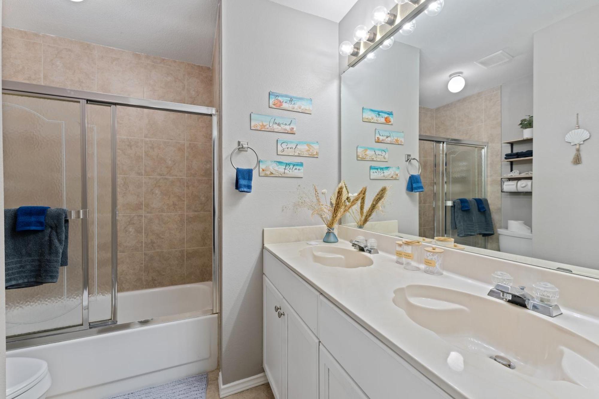 4 Bedroom Suburban Dream House - Seaworld-6Flags-Medcenter - Sleeps 10 San Antonio Exterior photo