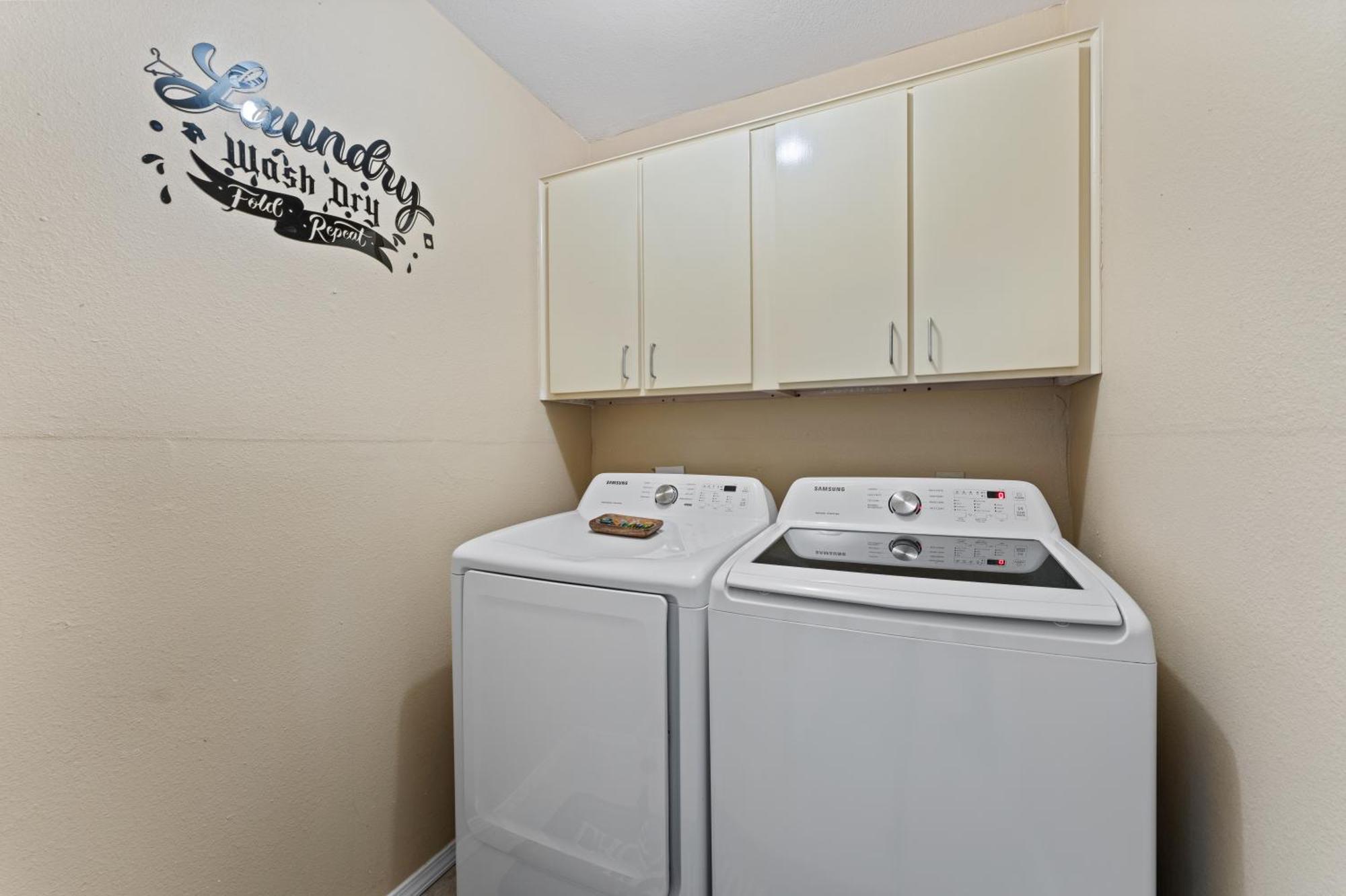 4 Bedroom Suburban Dream House - Seaworld-6Flags-Medcenter - Sleeps 10 San Antonio Exterior photo