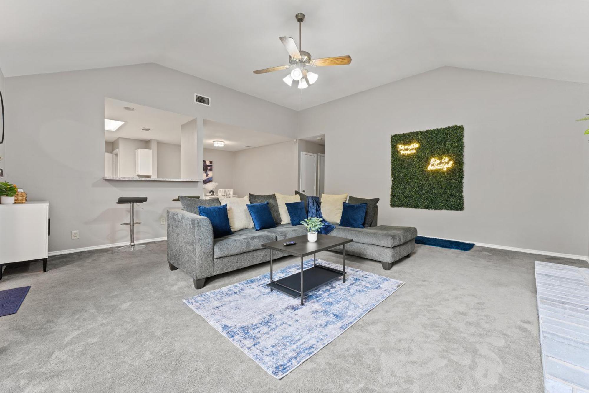 4 Bedroom Suburban Dream House - Seaworld-6Flags-Medcenter - Sleeps 10 San Antonio Exterior photo