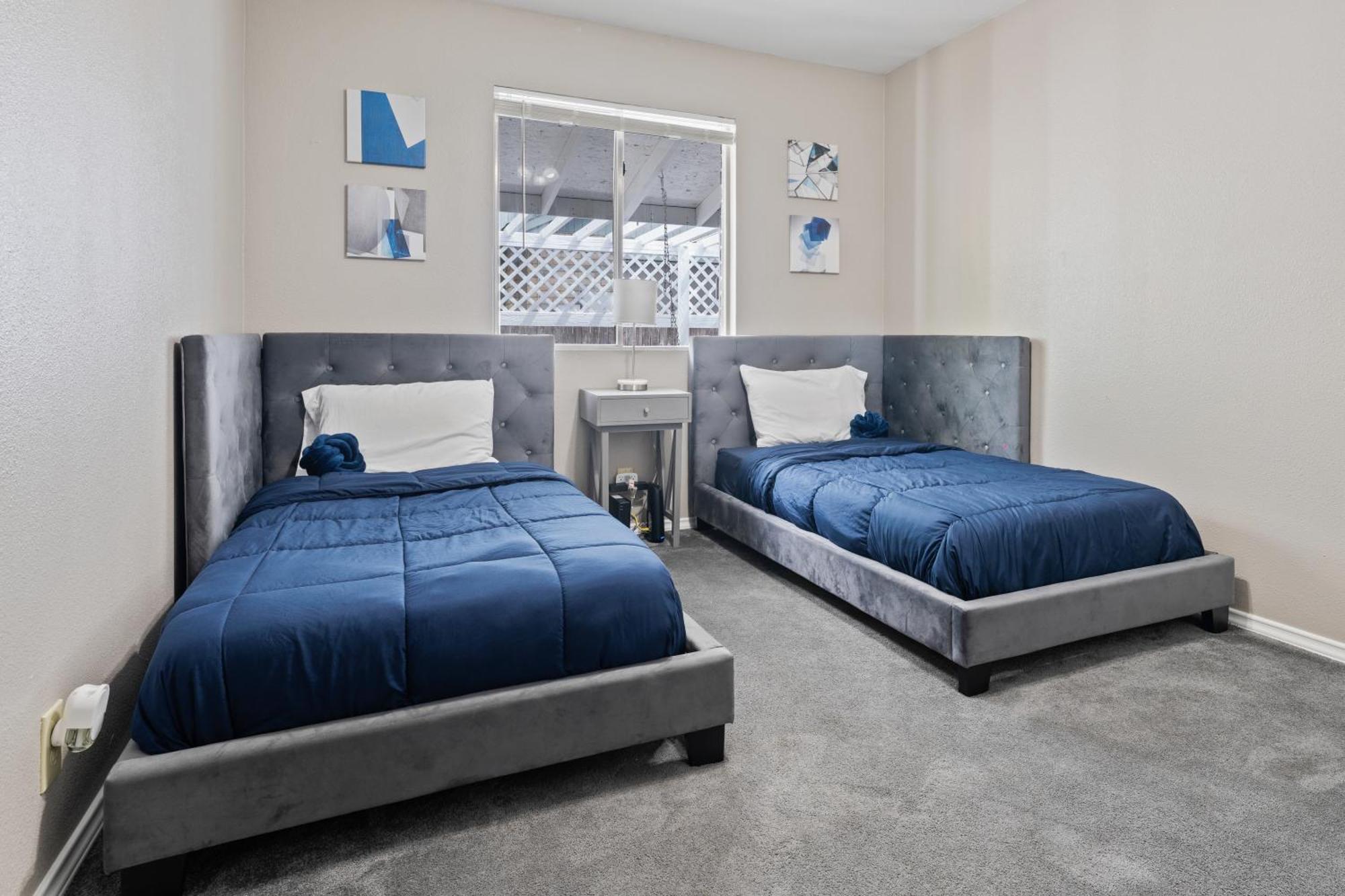4 Bedroom Suburban Dream House - Seaworld-6Flags-Medcenter - Sleeps 10 San Antonio Exterior photo