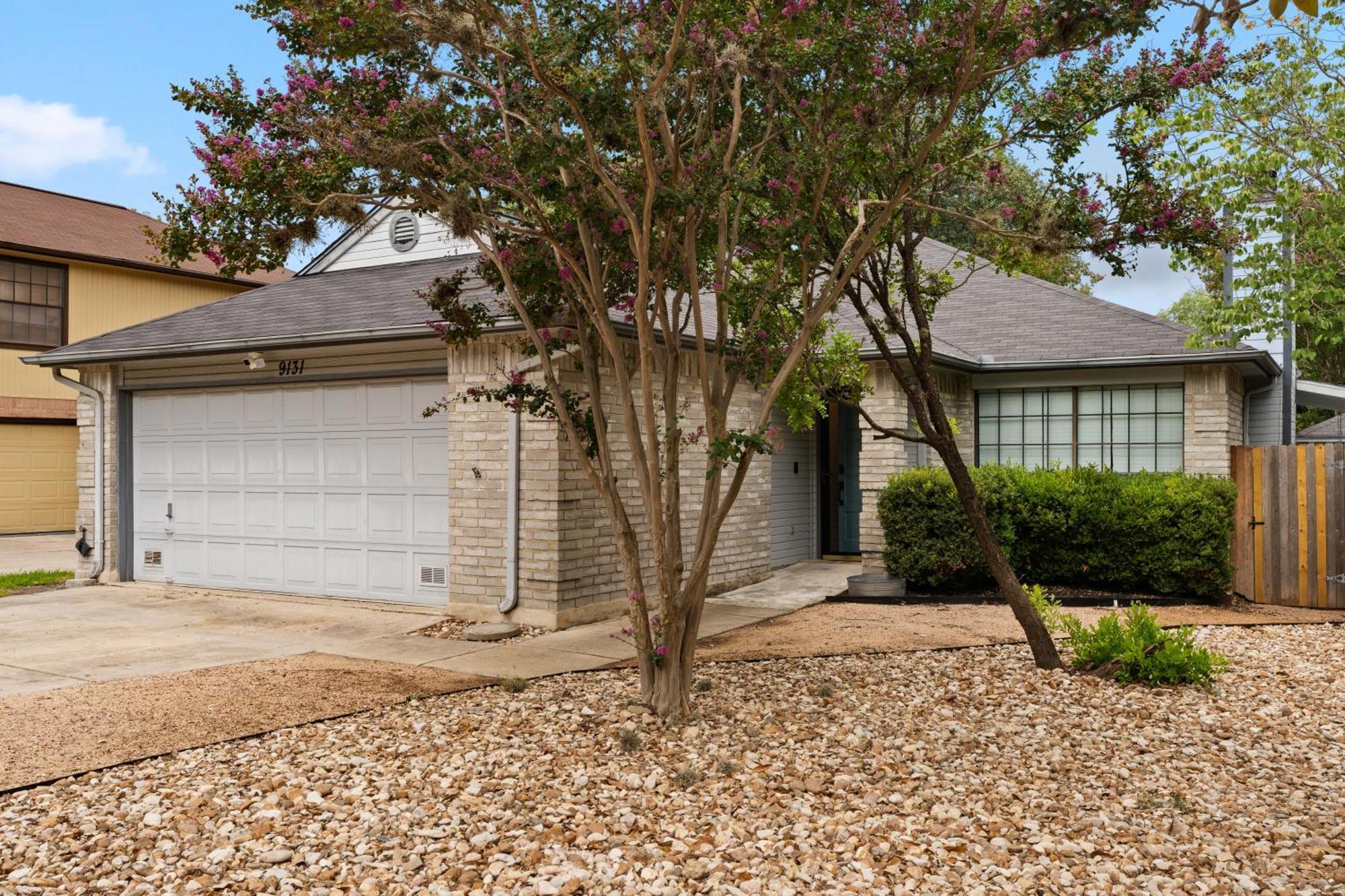 4 Bedroom Suburban Dream House - Seaworld-6Flags-Medcenter - Sleeps 10 San Antonio Exterior photo